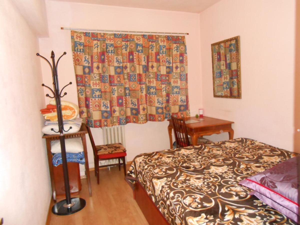 Host Tina Appartement Boekarest Buitenkant foto